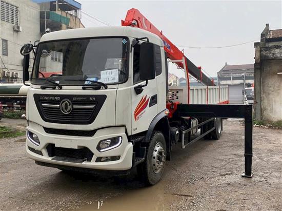 Xe tải dongfeng gắn cẩu 7 tấn 4 đốt